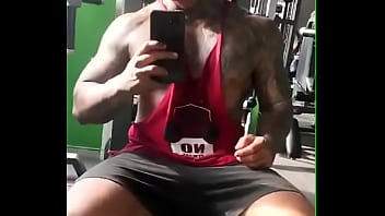 Entrenandodime que te gustaria verme hacer en el gimnasio