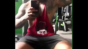 Entrenandodime que te gustaria verme hacer en el gimnasio