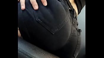 Fue muy fácil de convencer se coge a su compañera de trabajo toda una puta con mini short Fue muy fácil de convencer se coge a su compañera de trabajo toda una puta con mini short