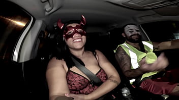 Ela voltou da festa de halloween toda arrombadinha e gozadinha