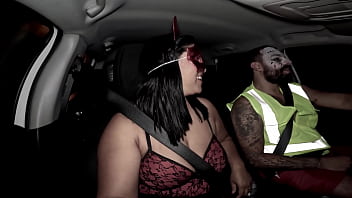 Ela voltou da festa de halloween toda arrombadinha e gozadinha