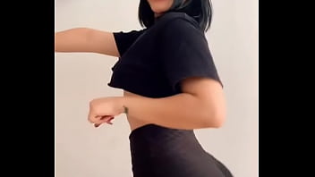 Ig model with small boobs