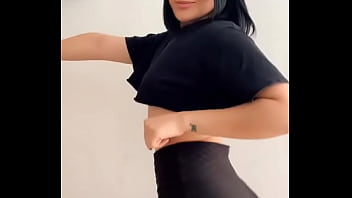 Ig model with small boobs