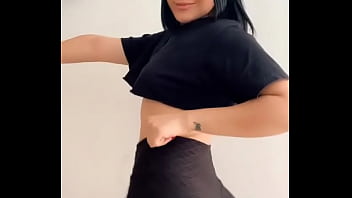 Ig model with small boobs