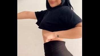 Ig model with small boobs