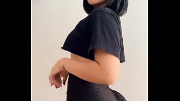 Ig model with small boobs