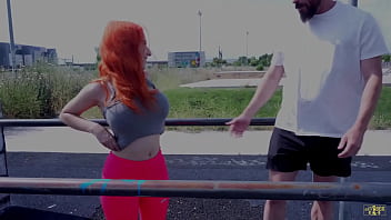 I teach a stranger how to do crossfit and we end up fucking wildly