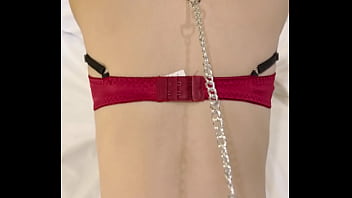 【素人個人撮影】首輪と鎖をつけて両手を縛る。ペットになってご主人様に奉仕する人妻