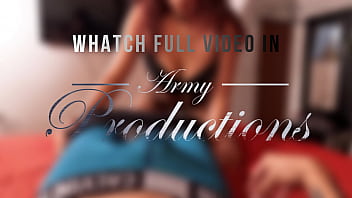 Webcam model gives a blowjob in exchange for a photo session