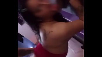 Mix de puta dando las nalgas y gimiendo como puta