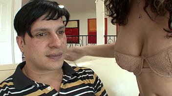 Kiki daire cums on his cock and lets him poke around until he pops off