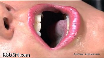 Taming a hawt couple of feet