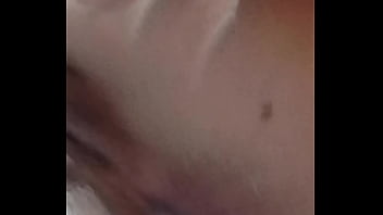 Le rompo el culo a mi hijastra siempre que la encuentro sola sexo anal con mi hijastra