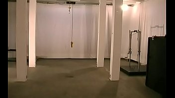 Mischievous bimbo likes to play with her poontang