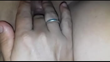 Casada gostosa esfregando