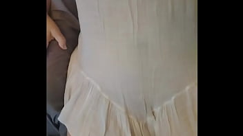 Mamãe provando roupa transparente para ir na praia sem biquini oque vocês acham