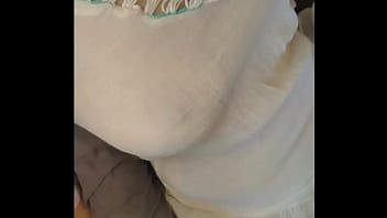 Mamãe provando roupa transparente para ir na praia sem biquini oque vocês acham