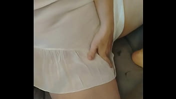 Mamãe provando roupa transparente para ir na praia sem biquini oque vocês acham