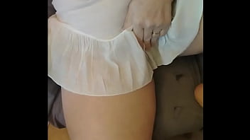 Mamãe provando roupa transparente para ir na praia sem biquini oque vocês acham