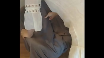 Mamãe provando roupa transparente para ir na praia sem biquini oque vocês acham