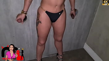 Mais uma vez botando chifre no meu marido no gloryhole Mais uma vez botando chifre no meu marido no gloryhole
