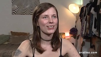 Amatuer babe loves her music and masturbating