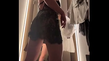 Masturbate in the mall