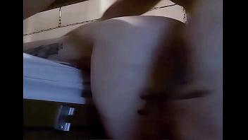 Schlampe bekommt in den arsch gefickt und danach darf sie mein arsch sauber lecken