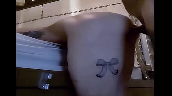 Schlampe bekommt in den arsch gefickt und danach darf sie mein arsch sauber lecken