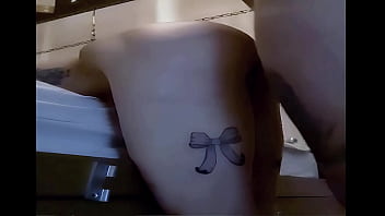 Schlampe bekommt in den arsch gefickt und danach darf sie mein arsch sauber lecken