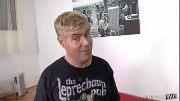 Sasha rose sucks two pet worms