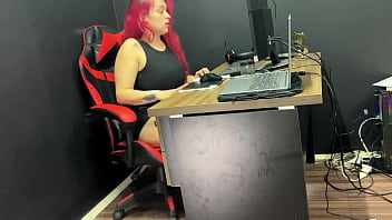 Quase fui pega brincando com o meu bbc no escritório Quase fui pega brincando com o meu bbc no escritório