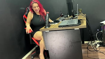 Quase fui pega brincando com o meu bbc no escritório