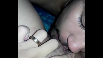 Delícia de buceta molhada e gostosa quase gosando