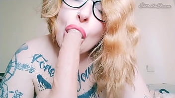 Estrellasteam sucks the tip of her dildo