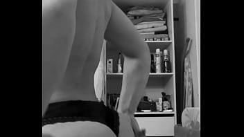 Mon cul réclame une main à plusieurs reprise tu te sens capable de me