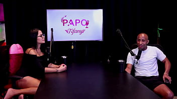 Negão coloca a mulata safada e deliciosa pra mamar gostoso em seu pau grande negro top oficial watch sheer red