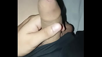 Piroca grande e grossa de novinho branquin que demora gozar da zona norte do rj zn