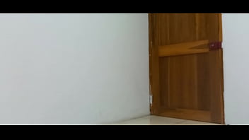 Colegiala arrecha tiene ganas de que la follen después del baile y realiza un baile exótico que dejara con la boca abierta a más de uno