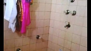 Hot petite girl exposing her hot assets while bathing for bf