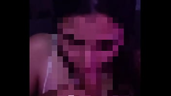 Novinha gostosa me chupando na balada