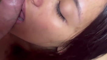 Mi prima le gusta sacarme la leche todos los dias