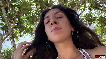 Hottie sucks my dick on a public beach and walks along the shore with cum on her face cumwalk
