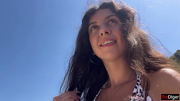 Hottie sucks my dick on a public beach and walks along the shore with cum on her face cumwalk