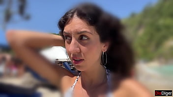 Hottie sucks my dick on a public beach and walks along the shore with cum on her face cumwalk