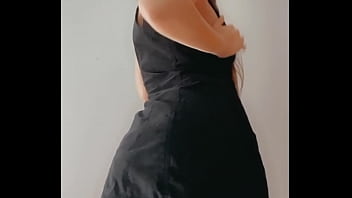 V&iacute;deos calientes de una chica natural en ropa interior masturb&aacute;ndose y con lencer&iacute;a