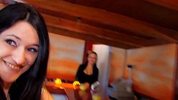 Fick die schwarzhaarige schlampe