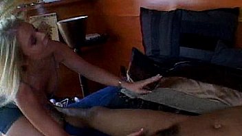 X cuts tight sexy butts scene 1