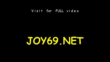 Teen rubs love tunnel to receive orgasm