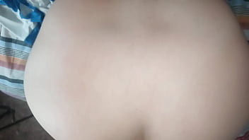 Cogiendo a mi hermanastra blanca culona y tetona